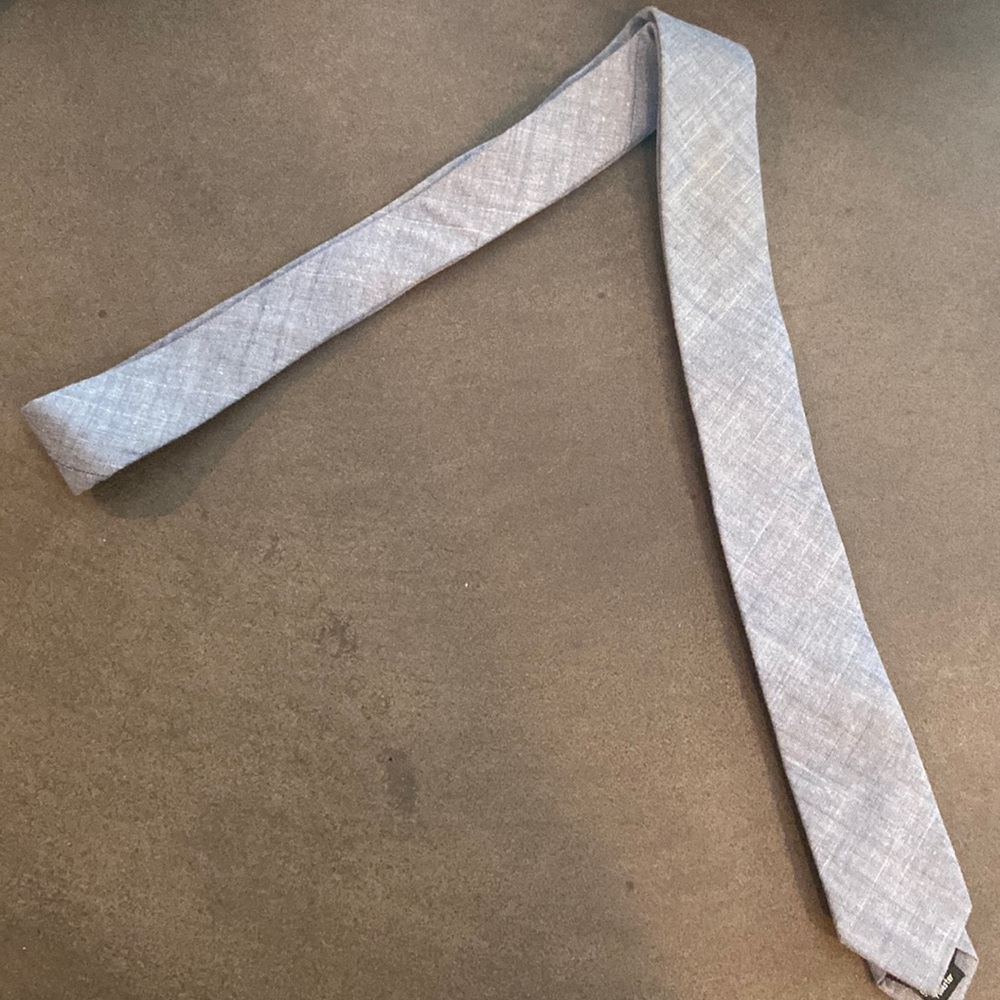 Buckle skinny tie